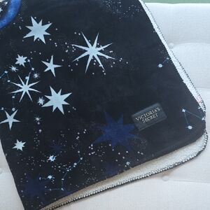 Victoria's Secret Black & Navy Star Print Plush Blanket